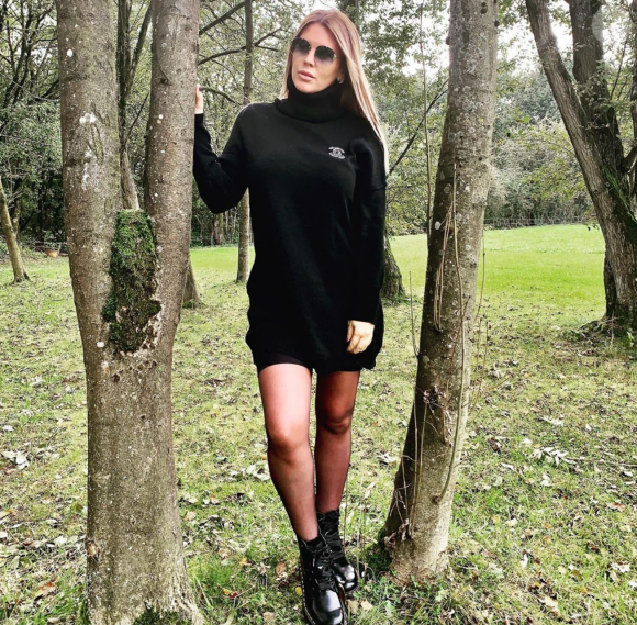 Amélie Neten évoque sa prise de poids en story Instagram