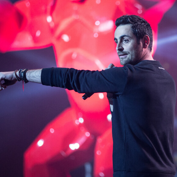 Camille Combal sur la scène du Zénith de Paris pour la 7ème édition du Virgin Radio Electroshock à Paris, France, le 6 octobre 2016. © Agence/Bestimage