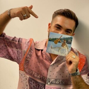 Kendji Girac et son nouvel album "Mi Vida" sur Instagram. Le 8 octobre 2020.