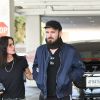 Courteney Cox et son compagnon Johnny McDaid sont allés faire du shopping chez "James Perse" à Los Angeles, le 26 juin 2019.