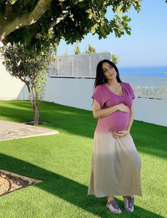 Kenza Farah, enceinte de son premier enfant.
