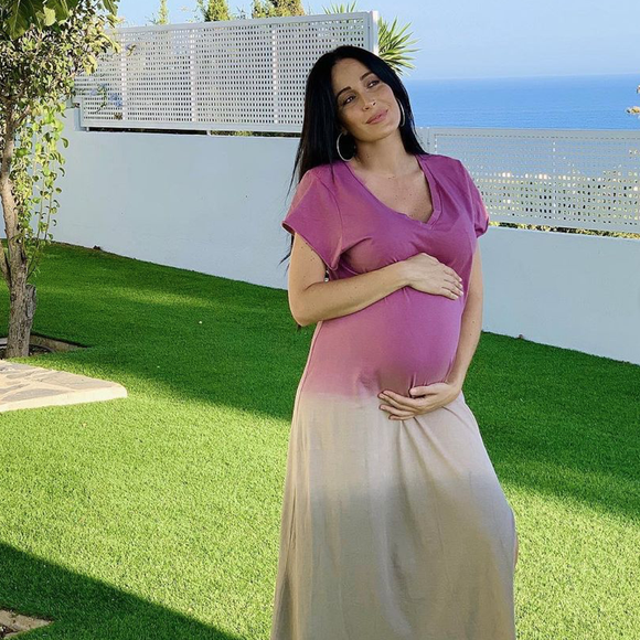 Kenza Farah, enceinte de son premier enfant.