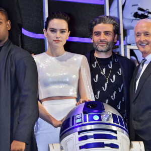 John Boyega, Daisy Ridley, Oscar Isaac, Anthony Daniels - Première du film Star Wars, épisode IX : L'Ascension de Skywalker à Tokyo le 11 décembre 2019.