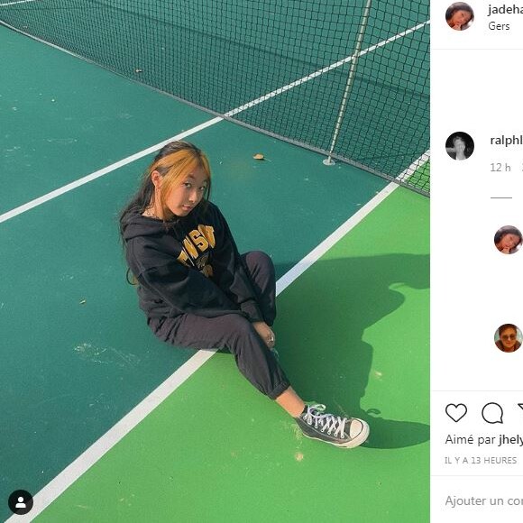 Jade Hallyday dévoile une couleur rousse sur Instagram et révèle s'être trompée de teinture. Sa petite soeur, Joy Hallyday, n'a pas manqué de la charrier dans les commentaires.