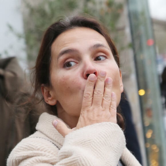 Exclusif - Virginie Ledoyen - People à la sortie des studios RTL à Paris. Le 11 décembre 2019. © Jonathan Rebboah / Panoramic / Bestimage