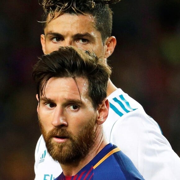 Cristiano Ronaldo et Lionel Messi lors du match FC Barcelone - Real Madrid en mai 2018.