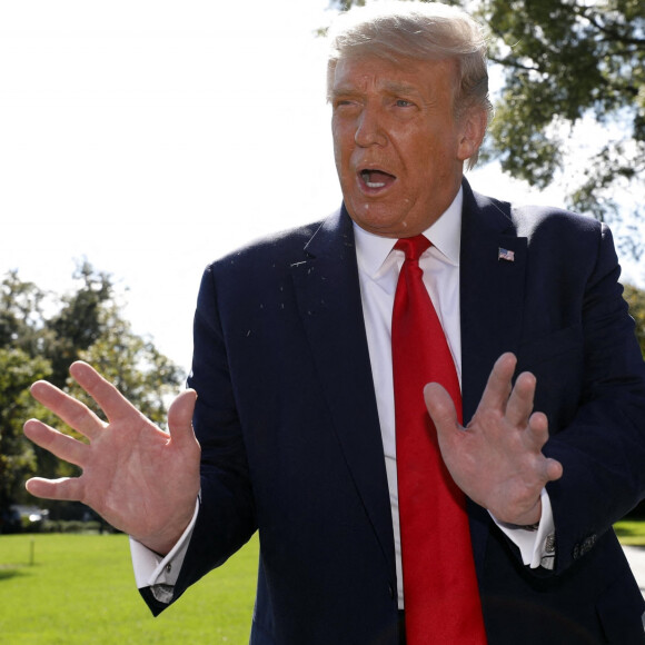 Donald Trump en conférence de presse à la Maison Blanche à Washington, avant son départ pour son meeting à Duluth. Le 30 septembre 2020.