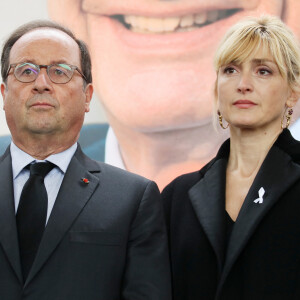 François Hollande et sa compagne Julie Gayet - Claude Chirac, son mari Frédéric Salat-Baroux et son fils Martin Rey-Chirac se sont rendus au musée du président Jacques Chirac de Sarran en Corrèze le 5 octobre 2019. Le conseil départemental de la Corrèze y organise une journée du souvenir et de l'amitié, à la mémoire de Jacques Chirac. Un hommage public, ouvert à tous, où un banquet attend les convives. Tête de veau, pommes du Limousin et fromage local sont au menu, en souvenir du coup de fourchette de Jacques Chirac et de son attachement au terroir corrézien. © Patrick Bernard/Bestimage