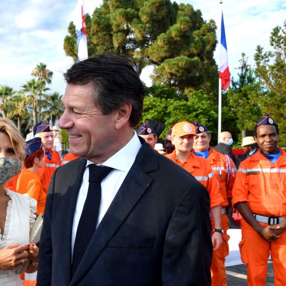 Christian Estrosi, le maire de Nice, et sa femme, Laura Tenoudji Estrosi durant le défilé militaire lors de la Cérémonie du 14 juillet à Nice, esplanade Jacques Cotta. © Bruno Bebert / Bestimage