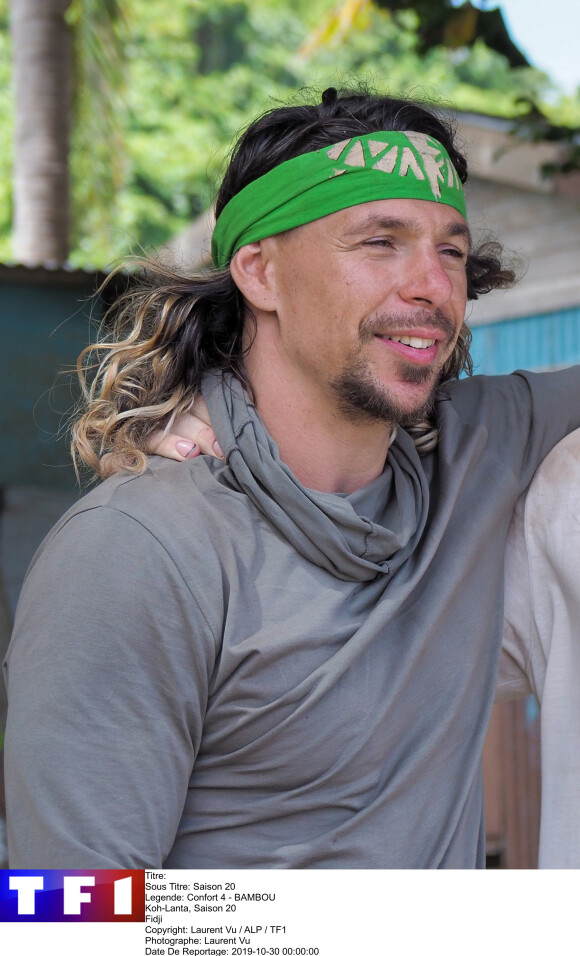 Bertrand-Kamal, aventurier de l'équipe de l'Est, dans "Koh-Lanta, Les 4 Terres" en 2020.