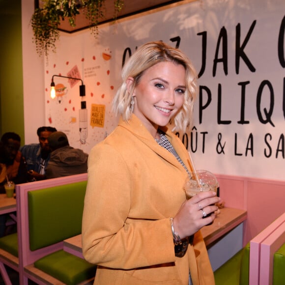 Kelly Vedovelli - Inauguration du nouveau restaurant de fast food healthy de K. Adams, le "Jak Healthy" au 24 rue de Rivoli dans le 4ème arrondissement à Paris, le 15 octobre 2019. © Rachid Bellak/Bestimage