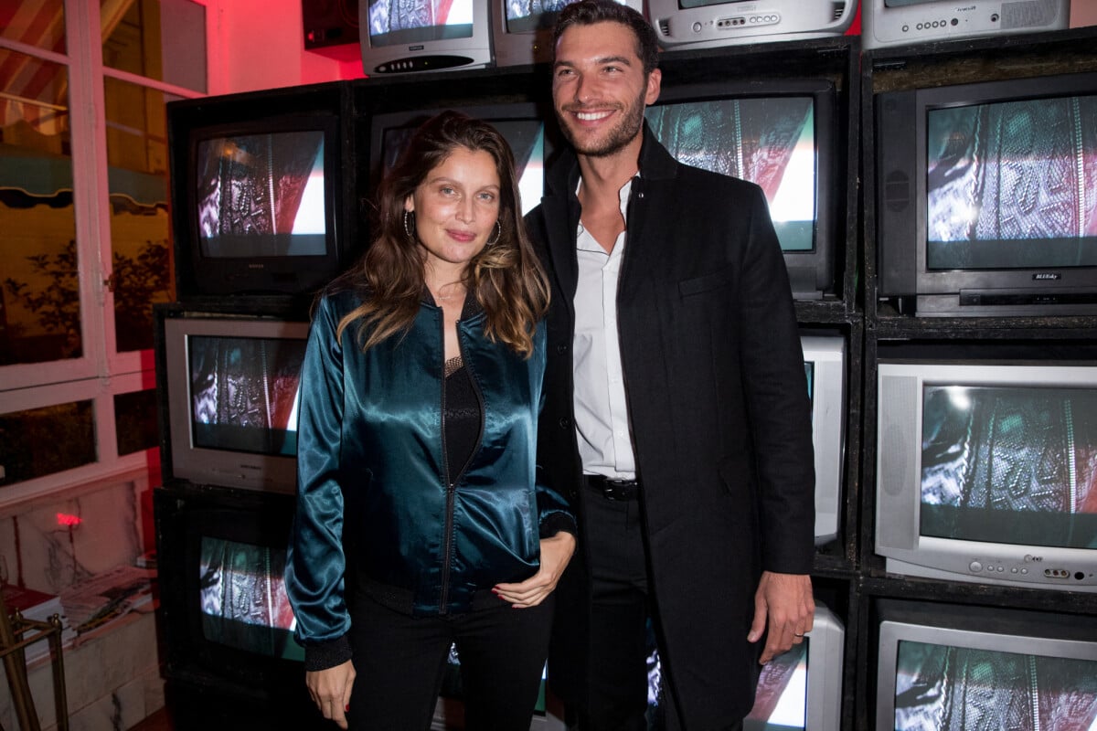 photo-exclusif-laetitia-casta-et-un-ami-lors-de-la-soir-e-de