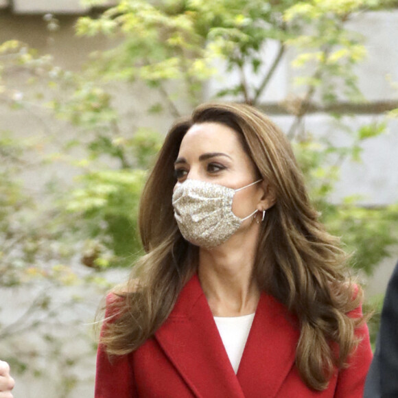 Le prince William, duc de Cambridge, et Catherine (Kate) Middleton, duchesse de Cambridge, visitent l'hôpital St. Bartholomew dans le cadre du projet photographique "Hold Still". Londres. Le 20 octobre 2020.