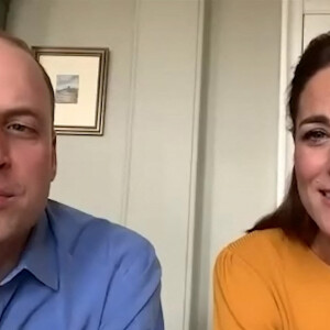 Le prince William, duc de Cambridge, et Catherine Kate Middleton, duchesse de Cambridge, lors d'une vidéoconférence avec le personnel d'une école de Burnley le 8 avril 2020.  