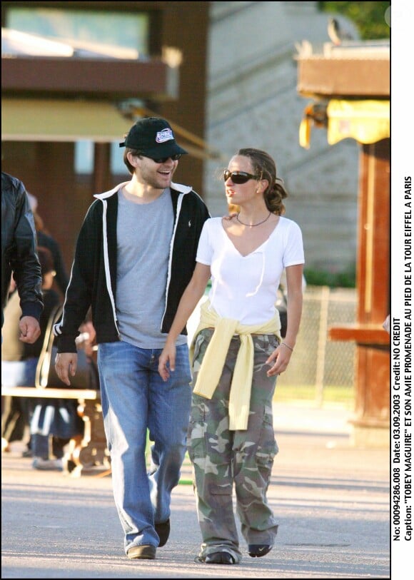 Tobey Maguire et Jennifer Meyer à Paris en 2003