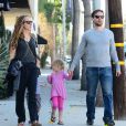 Tobey Maguire et sa femme Jennifer Meyer avec leurs enfants Ruby et Otis a West Hollywood Los Angeles, 25 Janvier 2014