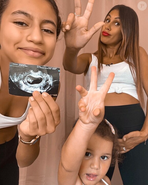 Wafa enceinte aux côtés de ses filles Manel et Jenna, Instagram, le 2 novembre 2020