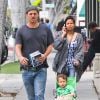 Exclusif - Justin Chambers, sa femme Keisha et son fils font du shopping à Santa Monica. Le 8 mai 2012.