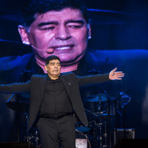 Diego Armando Maradona est nommé citoyen d'honneur de la ville de Naples, sur la Piazza del Plebiscito, le 5 juillet 2017. 