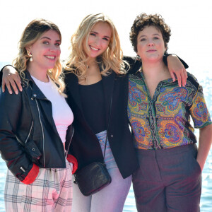 Marie-Sophie Larrouy, Chloé Jouannet, Salomé Diénis-Meulien lors du photocall de "Derby Girl" dans le cadre de Canneseries saison 3 au Palais des Festivals à Cannes le 12 octobre 2020. © Bruno Bebert / Bestimage