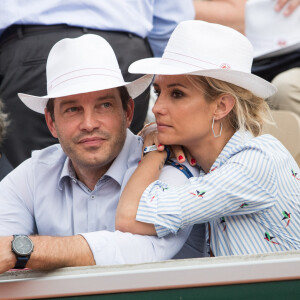 Elodie Gossuin et son mari Bertrand Lacherie dans les tribunes lors des internationaux de tennis de Roland Garros à Paris, France, le 4 juin 2019. © Jacovides-Moreau/Bestimage