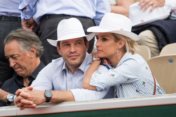 Elodie Gossuin et son mari Bertrand Lacherie dans les tribunes lors des internationaux de tennis de Roland Garros à Paris, France, le 4 juin 2019. © Jacovides-Moreau/Bestimage