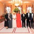 Le président Donald J. Trump et la première dame Melania Trump en famille avec le prince de Galles de Grande-Bretagne, la duchesse de Cornouailles, le mardi 4 juin 2019 à Winfield House à Londres.