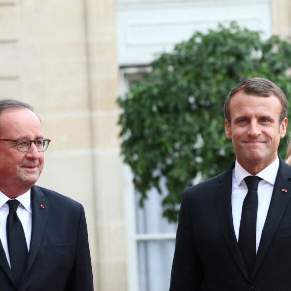 Le président de la République française Emmanuel Macron, sa femme la Première Dame Brigitte Macron et l'ancien Président de la République française François Hollande - Le président de la République française reçoit les chefs d'Etat et de Gouvernement étrangers ayant fait le déplacement en France pour rendre hommage au Président Jacques Chirac au Palais de l'Elysée Paris, France, le 30 septembre 2019. © Cyril Moreau/Bestimage