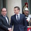 Emmanuel Macron (costume "Jonas & Cie" (rue d'Aboukir à Paris) à 450 Euros), François Hollande - Arrivées au palais de l'Elysée à Paris pour la cérémonie d'investiture d'E. Macron, nouveau président de la République, le 14 mai 2017. © Cyril Moreau/Bestimage