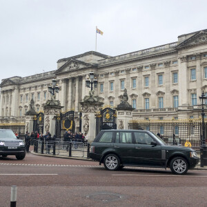 La reine Elisabeth II d'Angleterre quitte le palais de Buckingham pour se rendre au château de Windsor pendant la crise du Coronavirus (COVID-19) le 19 mars 2020.