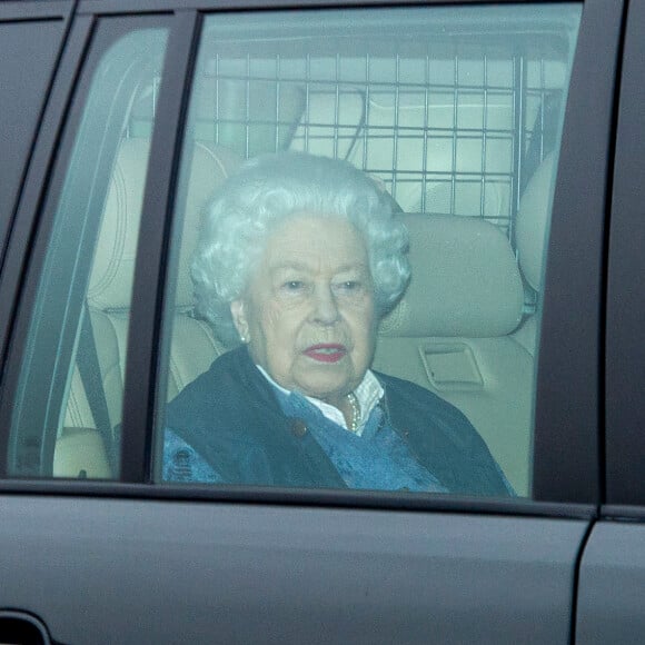 La reine Elisabeth II d'Angleterre quitte le palais de Buckingham pour se rendre au château de Windsor pendant la crise du Coronavirus (COVID-19) le 19 mars 2020.