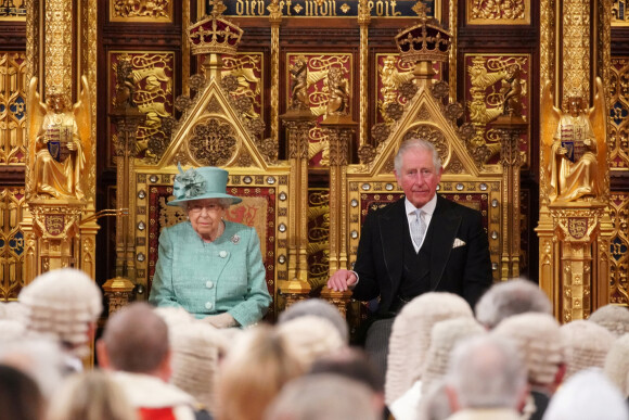 Le prince Charles, prince de Galles, la reine Elisabeth II d'Angleterre - Arrivée de la reine Elizabeth II et discours à l'ouverture officielle du Parlement à Londres.
