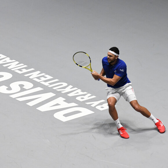 Le français Jo-Wilfried Tsonga affronte le serbe F.Krajinovic lors de la 4ème journée de la Coupe Davis à Madrid, le 21novembre 2019. © Chryslene Caillaud / Panoramic / Bestimage 