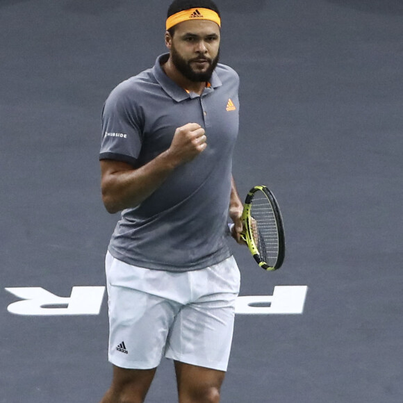 Match "Rafael Nadal - Jo-Wilfried Tsonga (7/6 - 6/1)" lors du tournoi Rolex Paris Masters 2019, le 1er novembre 2019. 