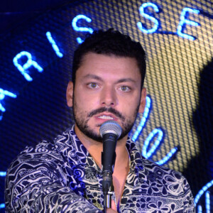 Exclusif - Kev Adams lors de la soirée de lancement du Fridge, le nouveau comedy club de Kev Adams à Paris le 24 septembre 2020. © Rachid Bellak / Bestimage 