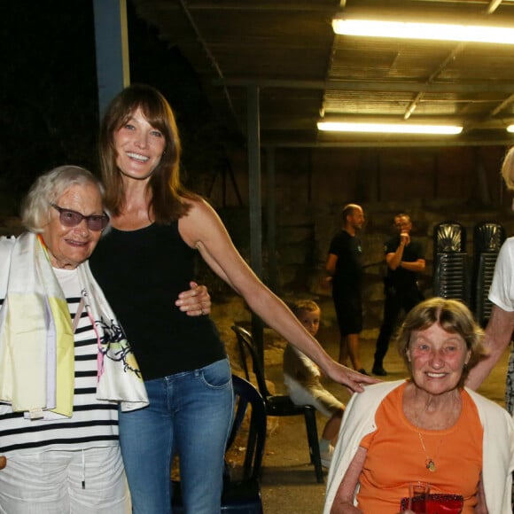 Exclusif - Carla Bruni-Sarkozy avec son mari Nicolas Sarkozy, sa mère Marisa Borini et sa tante Gigi (soeur ainée de sa mère Marisa) - Backstage du concert de Carla Bruni-Sarkozy au théâtre de Verdure du Grand Jardin à Le Lavandou le 23 juillet 2019. © Dominique Jacovides-Cyril Moreau/Bestimage