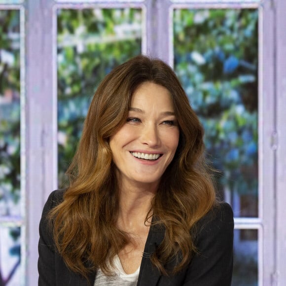 Exclusif - Carla Bruni-Sarkozy - Enregistrement de l'émission Clique, présentée par Mouloud Achour, et diffusée sur Canal Plus, avec pour invité Carla Bruni-Sarkozy, et la présence du nouveau chroniqueur Oxmo Puccino © Jack Tribeca / Bestimage