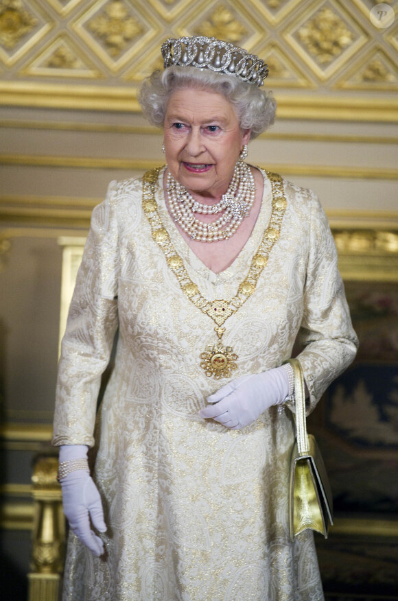 Elizabeth II - Dîner d'Etat avec l'émir du Qatar à Windsor, en 2010.