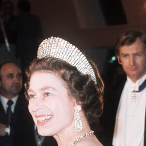 La reine Elizabeth II à un banquet au Luxembourg en 1976.