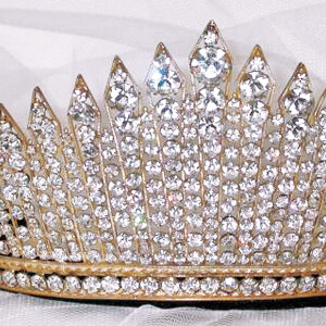 La "Fringe Tiara" de la reine Elizabeth II, portée le jour de son mariage avec le prince Philip à Londres, le 20 novembre 1947.