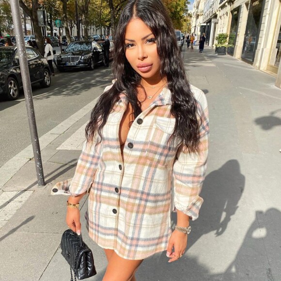 Maeva Ghennam, candidate des "Marseillais" (W9) agressée en sortant de chez elle