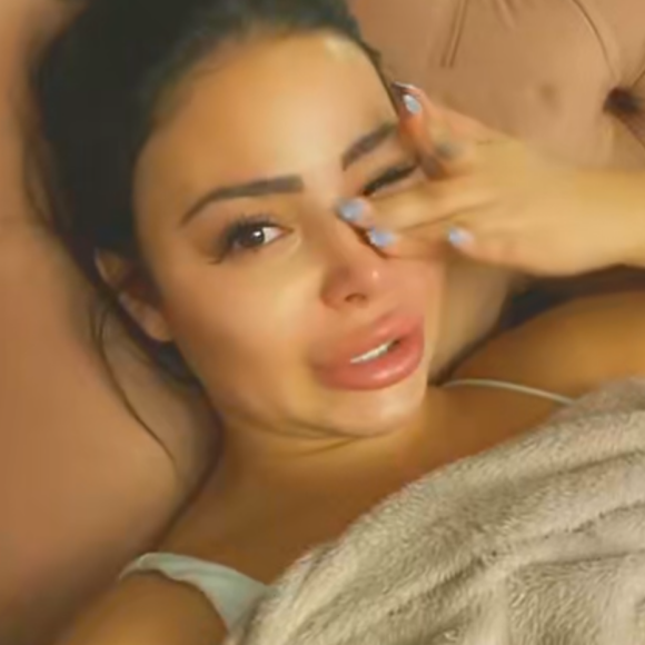 Maeva Ghennam en larmes sur Snapchat, le 22 novembre 2020