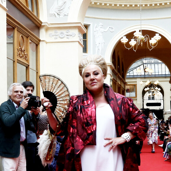 Marianne James - Défilé "Over Fifty... et alors !" à la galerie Vivienne à Paris le 17 Juin 2019. © Dominique Jacovides/Bestimage