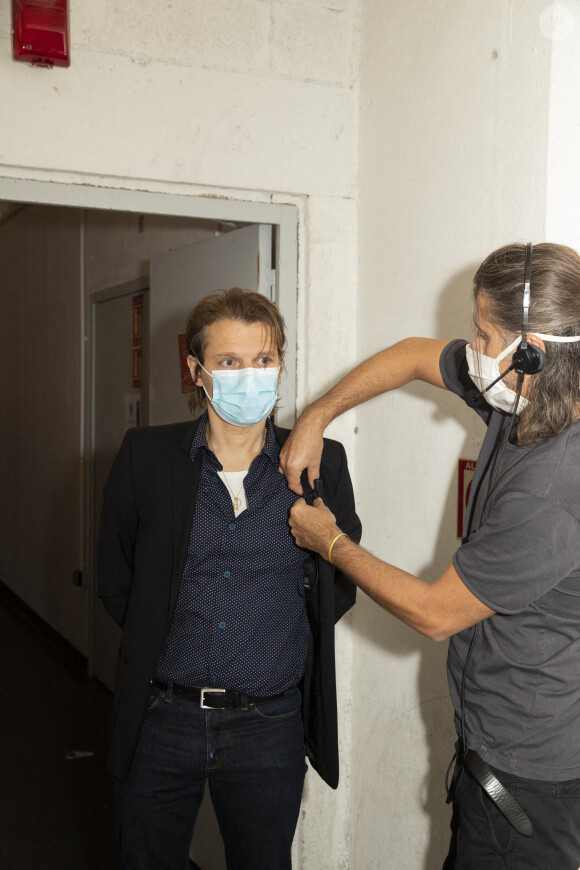 Exclusif - Backstage - Rendez-vous avec Bénabar lors de l'émission "La Grosse Rigolade" présentée par C.Hanouna sur C8, le 22 septembre 2020. © Jack Tribeca/Bestimage 