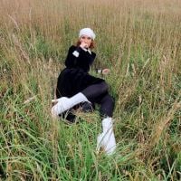 Céline Dion : Frisottis, robe velours et boots dans les champs, shooting de Thanksgiving