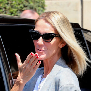 Celine Dion à la sortie de l'hôtel de Crillon à Paris pendant la fashion week Haute-Couture automne-hiver 2019/2020 le 3 juillet 2019.