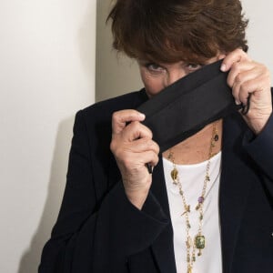 Exclusif - Roselyne Bachelot, ministre de la Culture - Backstage de l'enregistrement de l'émission "On Est Presque En Direct" (OEED), présentée par L.Ruquier, et diffusée sur France 2 le 14 novembre 2020. © Jack Tribeca / Bestimage 