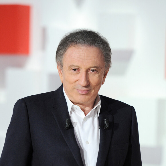 Exclusif - Michel Drucker - Enregistrement de l'émission "Vivement Dimanche" au studio Gabriel à Paris le 4 mars 2020 et diffusée le 8 mars 2020. © Guillaume Gaffiot/Bestimage