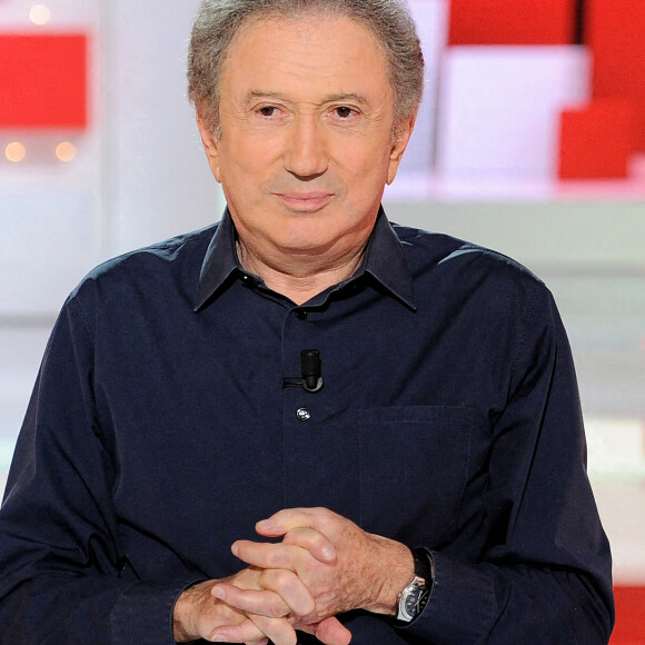 Exclusif - Michel Drucker - - Enregistrement de l'émission "Vivement Dimanche prochain" présentée par M.Drucker et diffusée le 19 juillet 2020 sur France 2. Le 3 juillet 2020 © Guillaume Gaffiot / Bestimage 