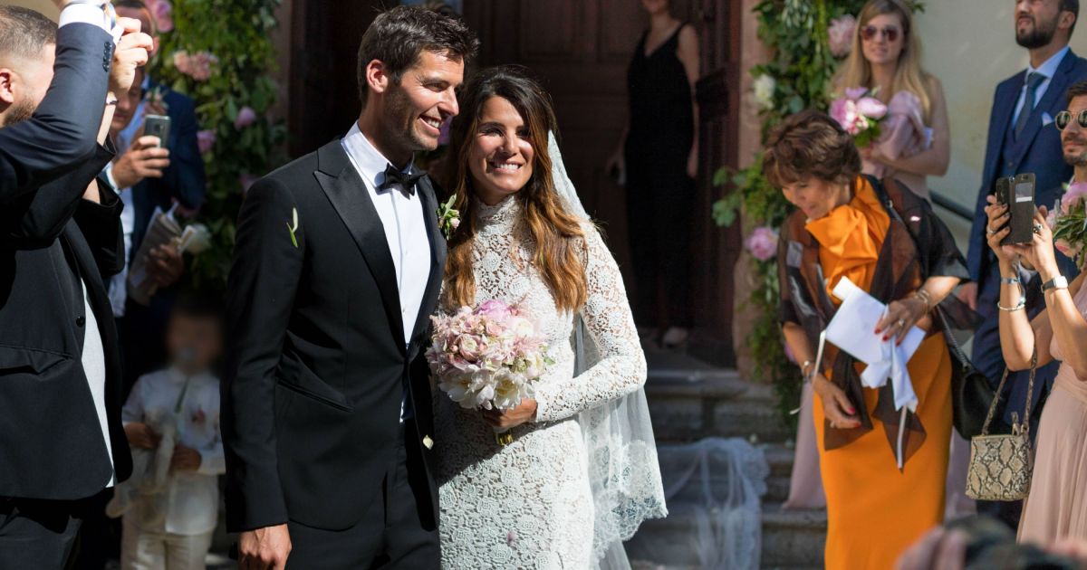 Karine Ferri et Yoann Gourcuff mariés depuis un an l'animatrice passe un nouveau cap Purepeople Karine Ferri et Yoann Gourcuff mariés depuis un an l'animatrice passe un nouveau cap Purepeople